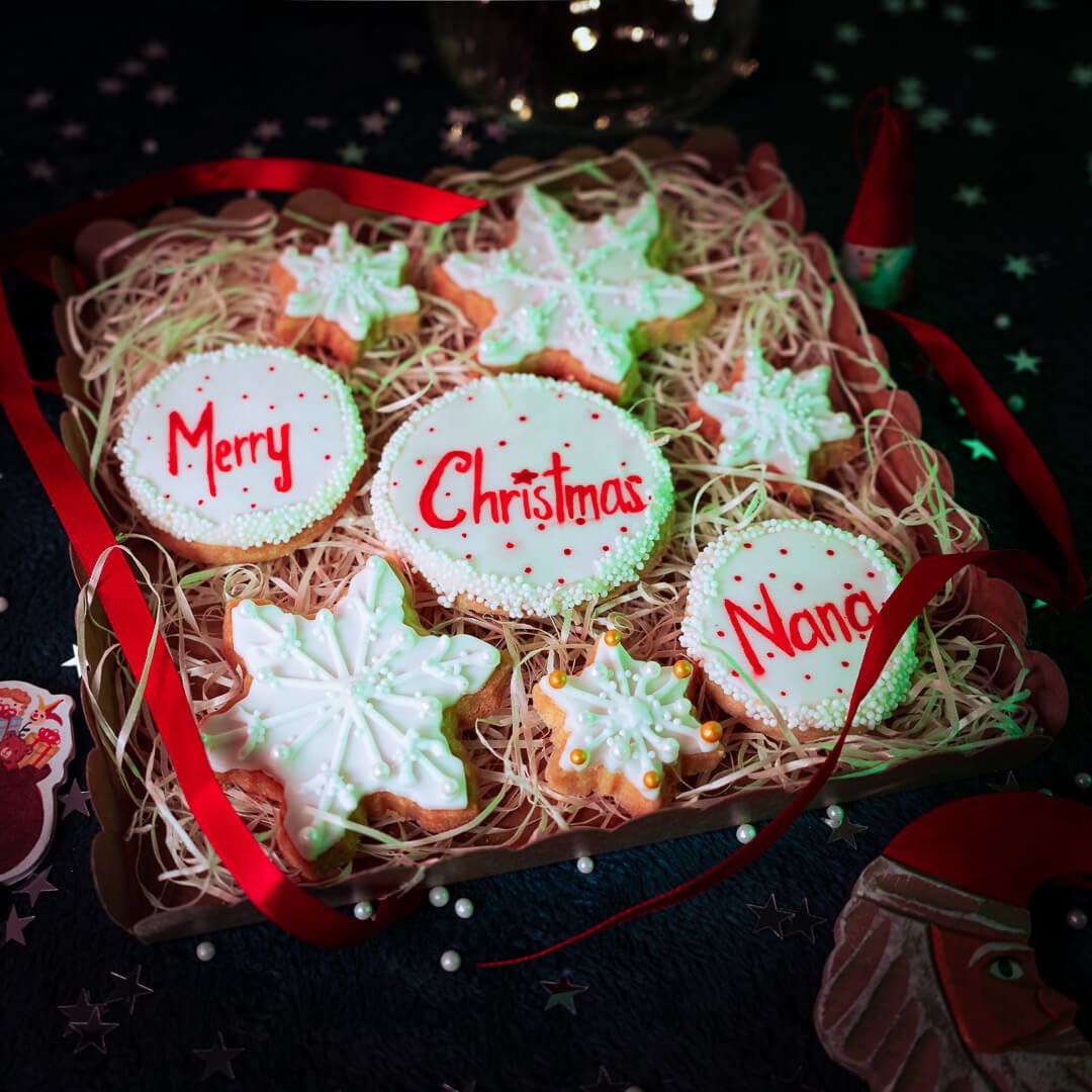 Personalised Christmas snowflake cookies gift box open