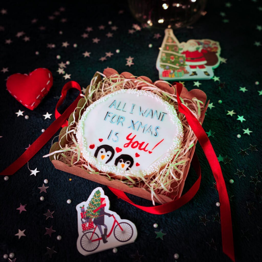 Single personalised Christmas cookie gift open
